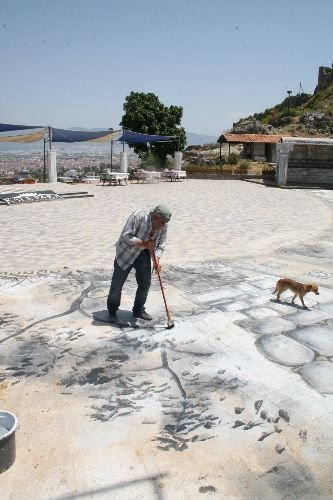 Bir Günde 350 Metrekareye Fethiye Resmi Yaptı