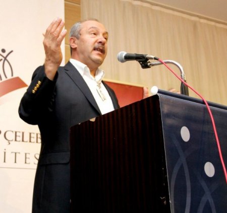 'Bir milleti yok etmek istiyorsanız, ordularının içine politika bulaştırın'