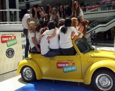 Bir Vosvos'a 4 Dakikada En Çok Kaç Kişi Biner