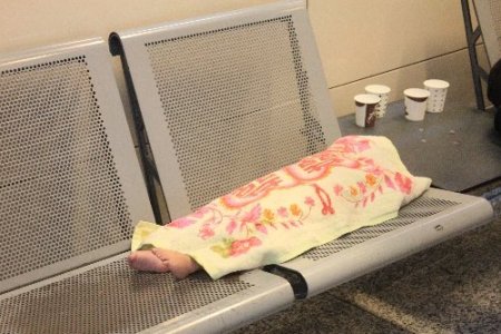 Bir yaşındaki bebek uçakta öldü