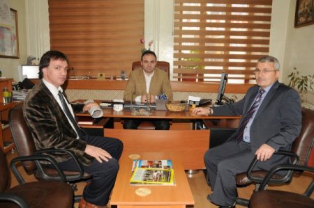 'Bir yılda israf edilen ekmekle 500 okul yapılabilir'