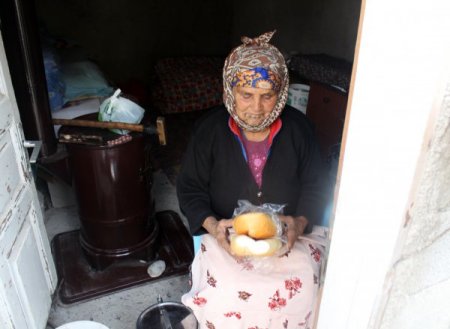 Birecikli 130 Fakir Aileye Her Gün Yemek Yardımı Yapılıyor