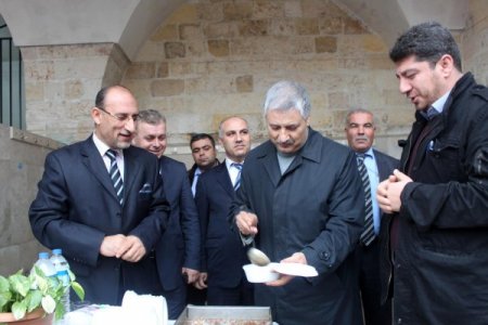 Birecik’te bin 500 kişiye aşure ikram edildi