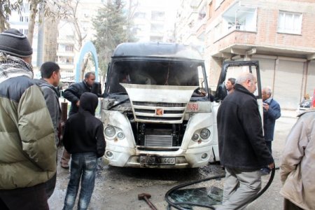 Birecik’te Dolmuş Kundaklandı