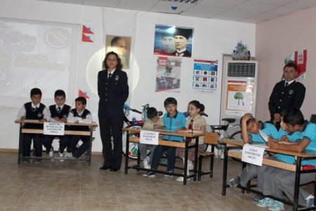 Birecik'te Ödüllü Trafik Bilgi Yarışması Düzenlendi