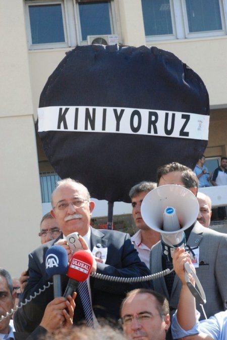 'Birkaç psikopat, öğrencilerimize sevgimizi azaltamaz'