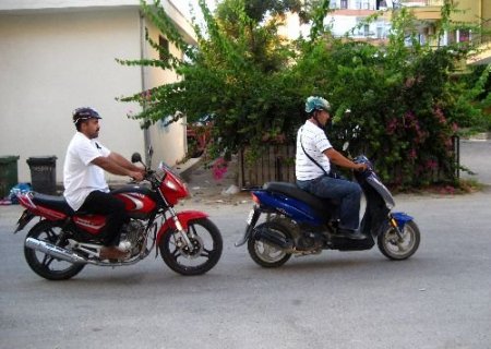 Bisiklet Kaskıyla Motosiklet Sürenlere 61 Tl Para Cezası Verilecek
