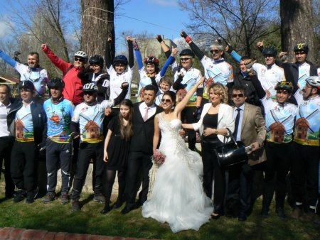 Bisikletçilerin gelin arabası da 3 tekerlekli bisiklet oldu