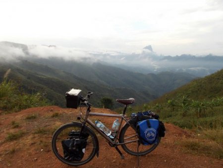 Bisikletle Asya'da 3 bin kilometre yol katettiler
