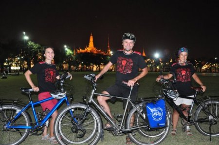 Bisikletle Asya'da 3 bin kilometre yol katettiler