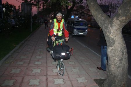 Bisikletle dünya turundaki Fransız mühendis Bursa'ya geldi