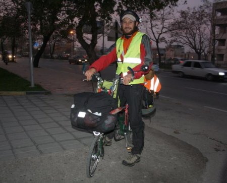 Bisikletle dünya turundaki Fransız mühendis Bursa'ya geldi