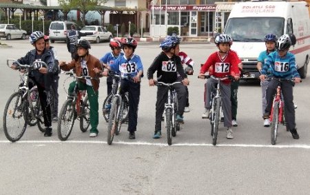 Bisikletler, 23 Nisan için yarıştı