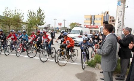 Bisikletler, 23 Nisan için yarıştı