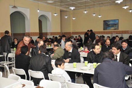 Bişkek’te cemaat meydanlara sığmadı