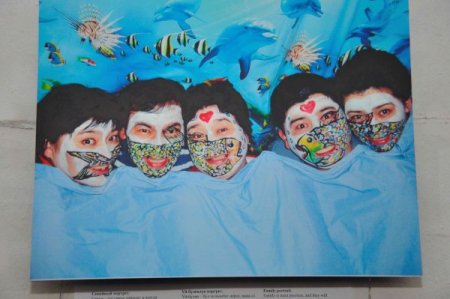 Bişkek'te Öğrencilerin Düzenlediği Resim Sergisi, Büyük Beğeni Kazandı