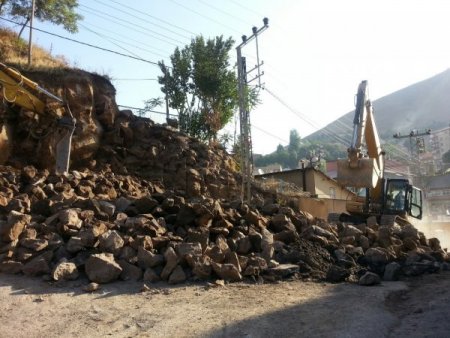 Bitlis Belediyesi'nin protokol yolu çalışmaları devam ediyor