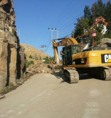 Bitlis Belediyesi'nin protokol yolu çalışmaları devam ediyor