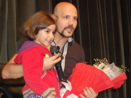 Bitlis emniyetinden çocuklar için stand up gösterisi