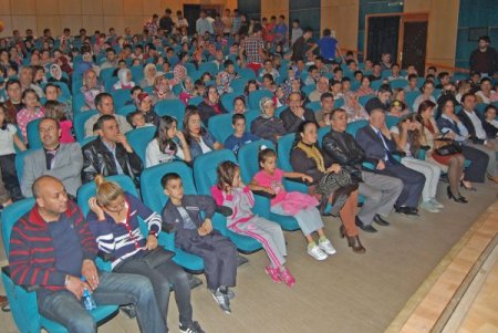 Bitlis emniyetinden çocuklar için stand up gösterisi