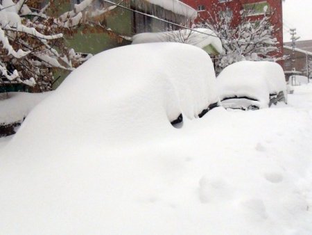 Bitlis kent merkezinde kar kalınlığı 3 metreyi buldu