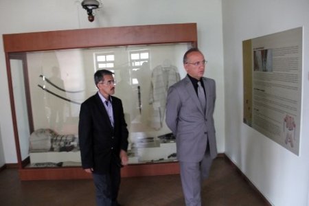 Bitlis Valisi Yurdakul, Etnoğrafya Müzesi'ni ziyaret etti