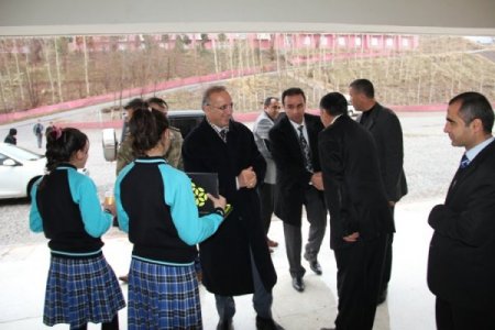 Bitlis Valisi Yurdakul, Yelkenli YİBO’yu ziyaret etti