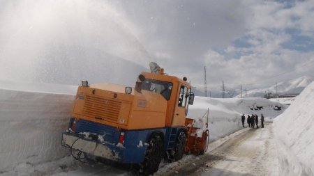 Bitlis’e bu yıl toplam 9 metre kar yağdı