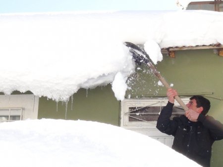 Bitlis’e bu yıl toplam 9 metre kar yağdı