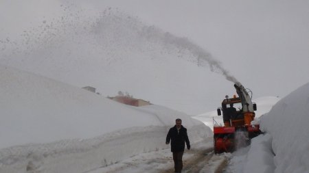 Bitlis’e bu yıl toplam 9 metre kar yağdı