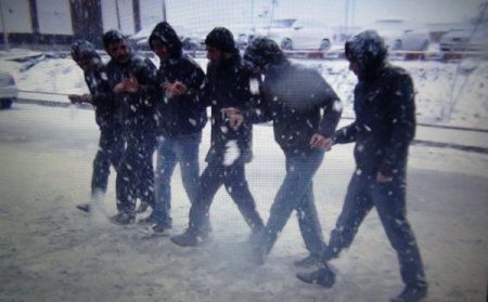 Bitlis'e kar yağdı, gençler Gangam Style dansı yaptı
