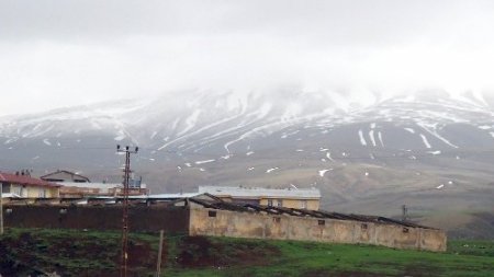 Bitlis’e nisan karı sürprizi