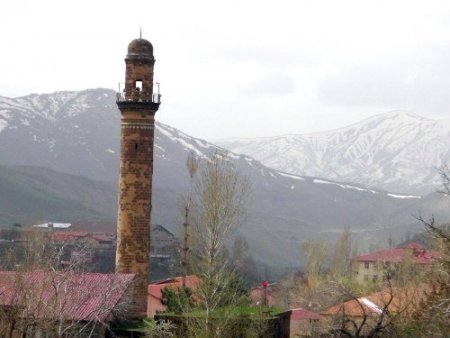 Bitlis’e nisan karı sürprizi