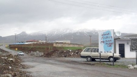 Bitlis’e nisan karı sürprizi