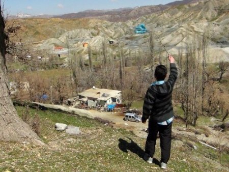 Bitlisli köylüler, GSM sinyalini dağda arıyor