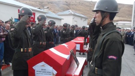Bitlisli şehit korucular ebediyete uğurlandı