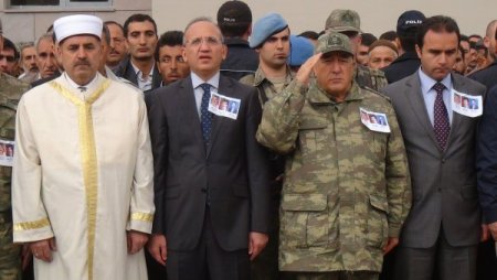 Bitlisli şehit korucular ebediyete uğurlandı