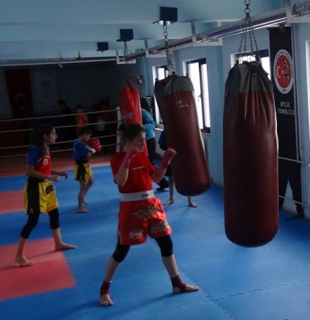 Bitlisli sporcular Muay Thai Türkiye Şampiyonasına hazırlanıyorlar