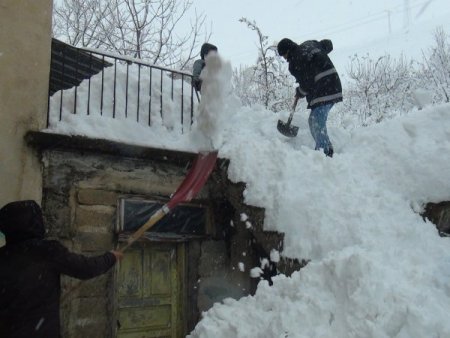 Bitlis’te 200 köy yolu ulaşıma kapandı