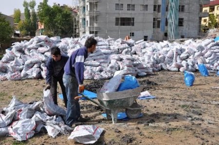 Bitlis'te 4 Bin 500 Ailenin Kömürü Evine Teslim Ediliyor