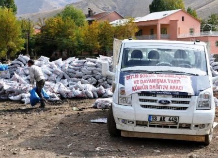 Bitlis'te 4 Bin 500 Ailenin Kömürü Evine Teslim Ediliyor