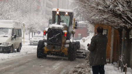 Bitlis'te 60 köy yolu ulaşıma kapandı