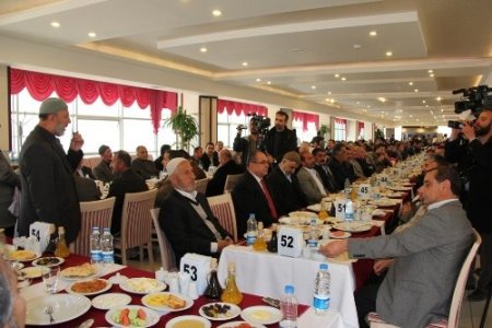 Bitlis’te eller semaya barış için kalktı