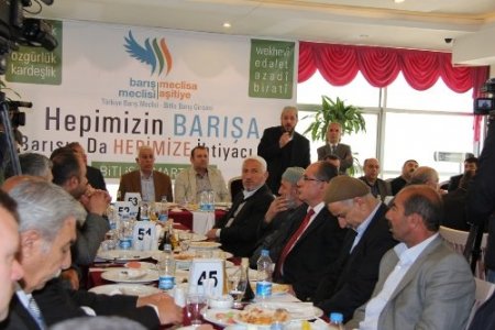 Bitlis’te eller semaya barış için kalktı