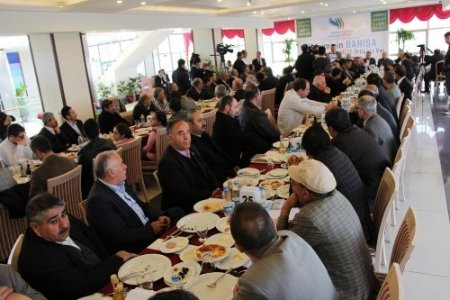 Bitlis’te eller semaya barış için kalktı