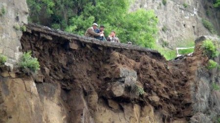 Bitlis’te göçük: Bitlis – Tatvan karayolu trafiğe kapandı (2)