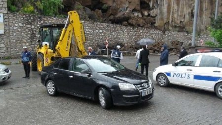 Bitlis’te göçük: Bitlis – Tatvan karayolu trafiğe kapandı (2)