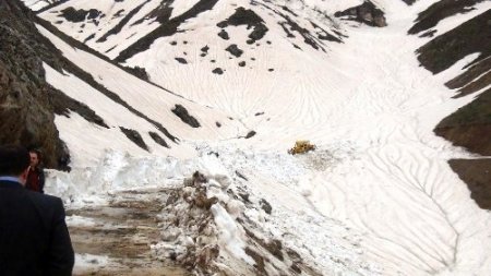 Bitlis'te kar nedeniyle 7 aydır kapalı olan son 2 köy yolu daha açılıyor