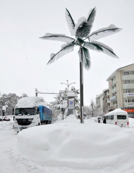 Bitlis'te kar yağışı 7 gün sonra durdu