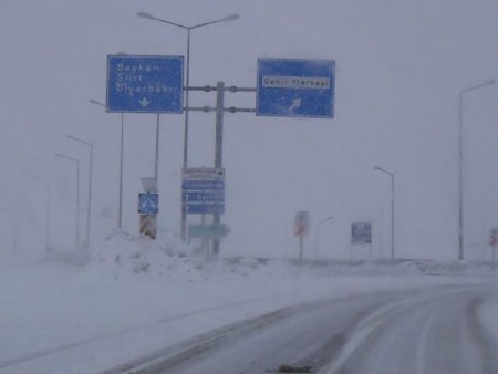 Bitlis’te kar yağışı yeniden etkili oldu